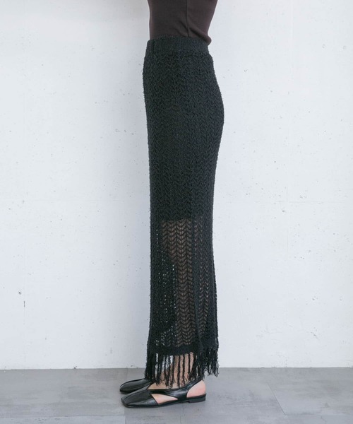 KBF(ケイビーエフ)の「フリンジ透かし編みニットスカート(スカート・レディース・ブラック/ベージュ/ブラウン・ONE)」の8枚目の写真