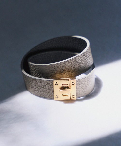 LAVEANGE（ラビアンジェ）の「牛革/レザー2重ブレスレット（ブレスレット・レディース・グレイッシュベージュ/ブラック・F）」の9枚目の写真
