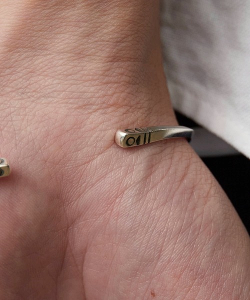 Adawat'n Tuareg（アダワットトゥアレグ）の「Adawat'n Tuareg/アダワット トゥアレグ Ayour(アユール月) ブレスレット（ブレスレット・メンズ・シルバー・FREE/S/M）」の9枚目の写真