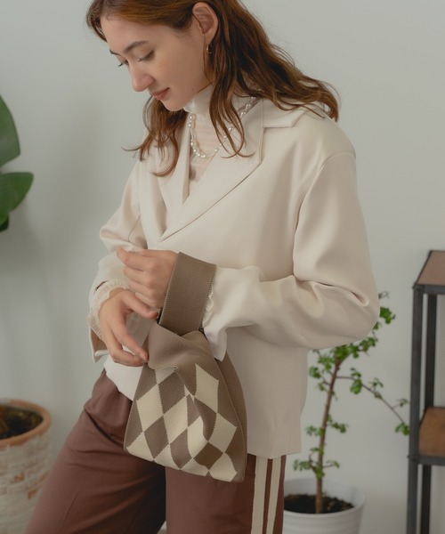 AO2(アオズ)の「Tailored jacket / ショート丈 テーラードジャケット(テーラードジャケット・レディース・アイボリー/ブラック・FREE)」の6枚目の写真