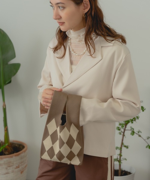 AO2(アオズ)の「Tailored jacket / ショート丈 テーラードジャケット(テーラードジャケット・レディース・アイボリー/ブラック・FREE)」の7枚目の写真