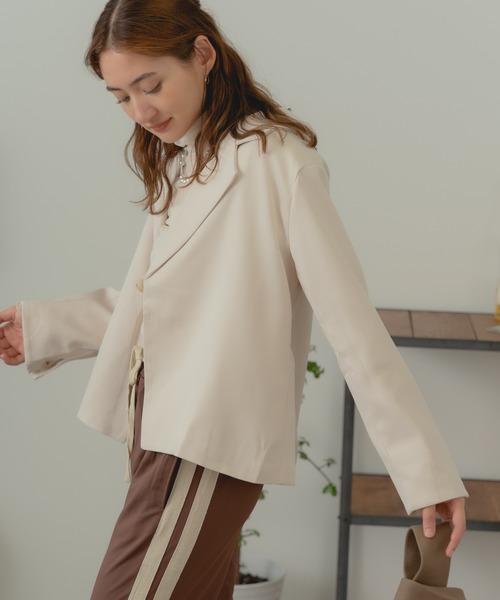 AO2(アオズ)の「Tailored jacket / ショート丈 テーラードジャケット(テーラードジャケット・レディース・アイボリー/ブラック・FREE)」の9枚目の写真