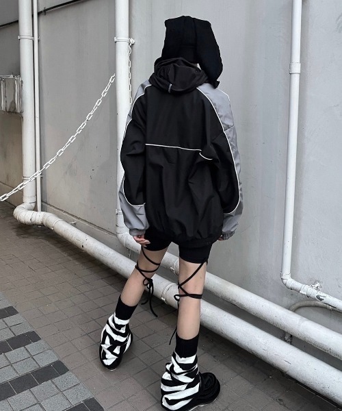 XU(エックスユー)の「ストリートファッション XU エックスユー star zipup blouson オーバーサイズ ナイロンジャケット ナイロンブルゾン ブルゾン ジップアップ ジャケット ジップジャケット 羽織(ブルゾン・レディース・ブラック・ONE SIZE)」の5枚目の写真