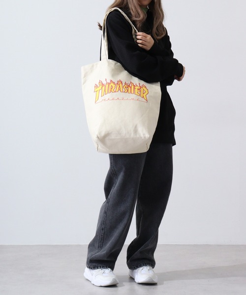 THRASHER(スラッシャー)の「THRASHER FLAME PRINT TOTE(トートバッグ・メンズ・アイボリー/ブラック・FREE)」の14枚目の写真