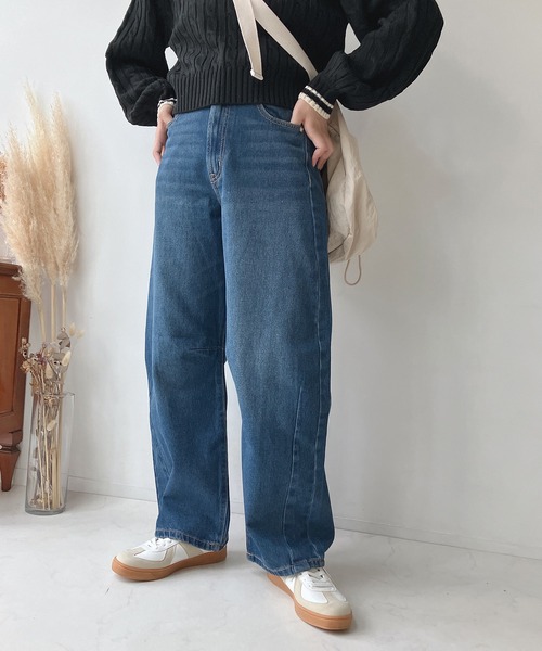 AS KNOW AS plus(アズノゥアズプラス)の「◎ゆるっとシルエットカーブパンツ セットアップ可能(デニムパンツ・レディース・ブラック/ブルー/アイボリー系/インディゴブルー・FREE)」の5枚目の写真