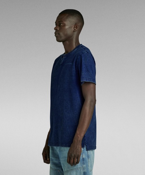 G-STAR（ジースター）の「INDIGO HENLEY T-SHIRT/インディゴヘンリーT（Tシャツ/カットソー・メンズ・ダークインディゴブルー・SMALL/MEDIUM/LARGE/X-SMALL/X-LARGE）」の9枚目の写真