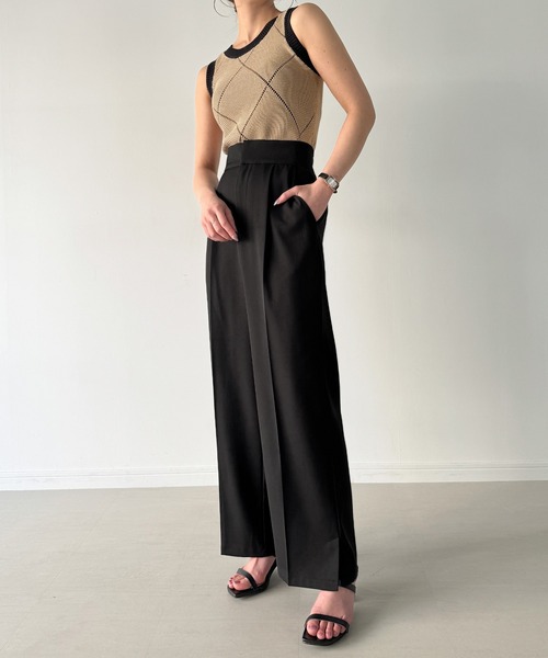 JUNOAH（ジュノア）の「ダイヤ透かし柄ニットタンクトップ（タンクトップ・レディース・アイボリー/ブラック/ベージュ・MEDIUM）」の5枚目の写真