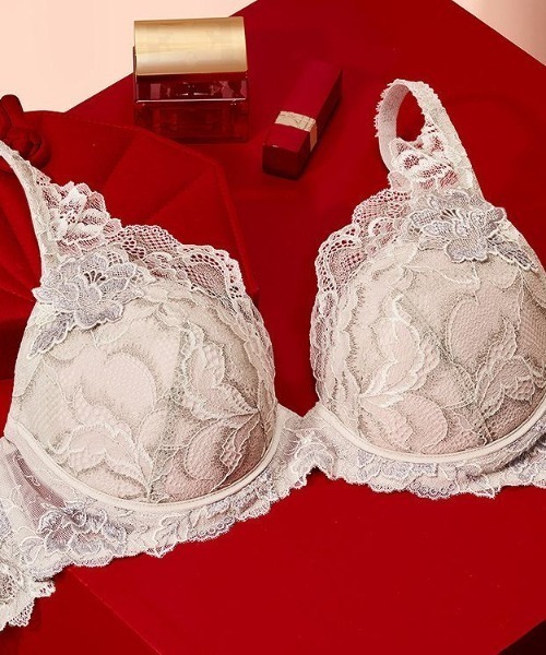 TRIUMPH(トリンプ)の「レッドレーベル バイ トリンプ0089 ブラジャー【B,C,D,Eカップ】TR0089 WHU(ブラジャー・レディース・ピンク/ホワイト/グリーン/ブルー/グレー・B70/B75/C70/C75/D70/D75/E70/E75/B80/C80/C85/D80/D85)」の2枚目の写真