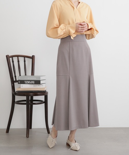 N.（N. Natural Beauty Basic）（エヌエヌナチュラルビューティーベーシック）の「◆切替マーメイドスカート（スカート・レディース・イエロー/オフホワイト/グレイッシュベージュ・MEDIUM）」の2枚目の写真