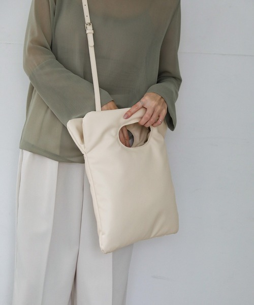 select MOCA（セレクトモカ）の「パテッド2WAYバッグ（ハンドバッグ・レディース・ブラック/アイボリー/ベージュ・FREE）」の21枚目の写真