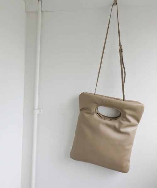 select MOCA（セレクトモカ）の「パテッド2WAYバッグ（ハンドバッグ・レディース・ブラック/アイボリー/ベージュ・FREE）」の13枚目の写真