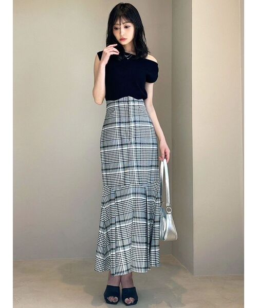 RESEXXY(リゼクシー)の「アシンメトリーボートネックニットトップス(ニット/セーター・レディース・オレンジ/ブルー/ブラック・FREE)」の22枚目の写真