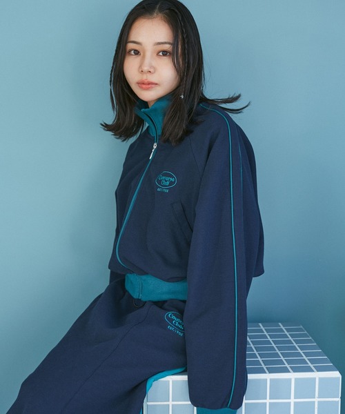 CONVERSE（コンバース）の「【CONVERSE別注】パイピングトラックピケジャケット【セットアップ対応】【洗える】（ブルゾン・レディース・オフホワイト/ピンク/ネイビー・M）」の8枚目の写真