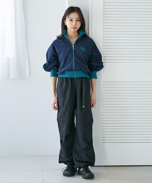 CONVERSE（コンバース）の「【CONVERSE別注】パイピングトラックピケジャケット【セットアップ対応】【洗える】（ブルゾン・レディース・オフホワイト/ピンク/ネイビー・M）」の10枚目の写真