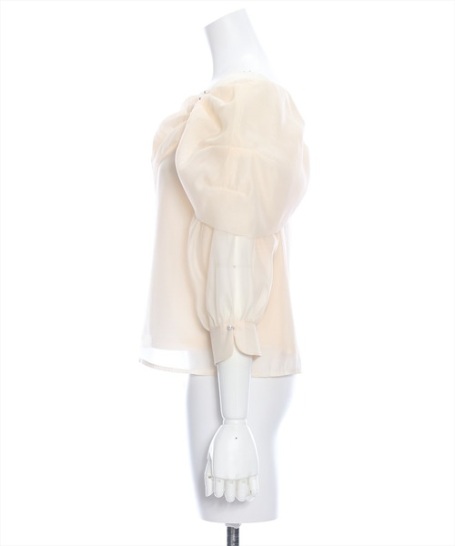 clear（クリア）の「肩パールシフォン七分袖ブラウス［大人 フェミニン 上品］≪再入荷≫（シャツ/ブラウス・レディース・ベージュ/ブラック/オフホワイト・F）」の4枚目の写真