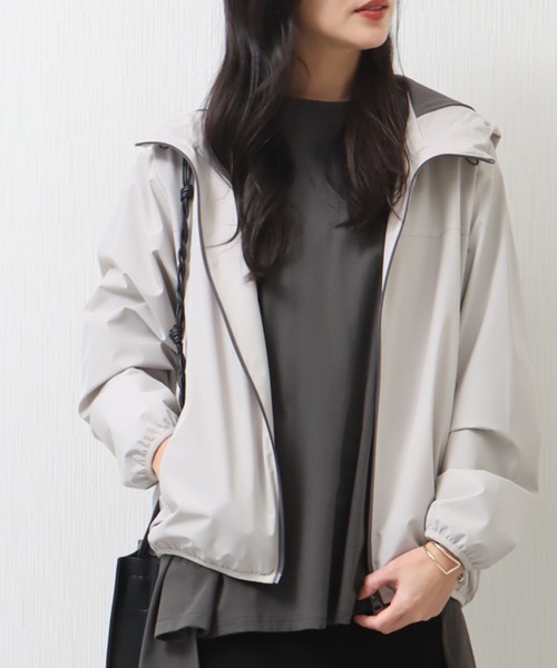 libelle more(リベル モア)の「《防風・撥水加工》軽量、単色・配色展開 マウンテンパーカー(マウンテンパーカー・レディース・グレイッシュベージュ/アイボリー/ブラック系その他/ベージュ系その他/ブラック/オリーブ・L/M)」の15枚目の写真