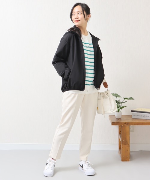 libelle more(リベル モア)の「《防風・撥水加工》軽量、単色・配色展開 マウンテンパーカー(マウンテンパーカー・レディース・グレイッシュベージュ/アイボリー/ブラック系その他/ベージュ系その他/ブラック/オリーブ・L/M)」の8枚目の写真