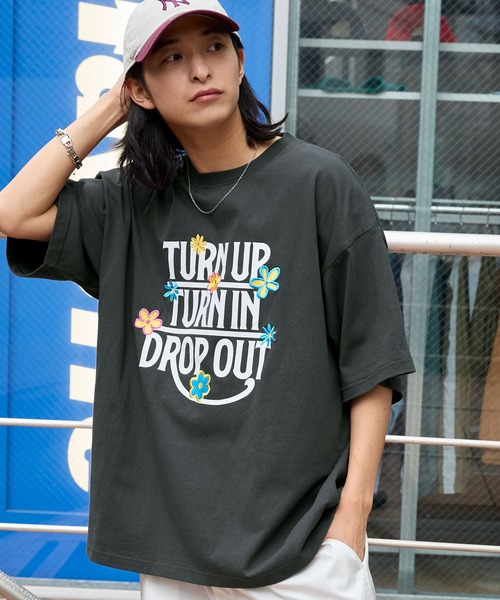 MONO-MART(モノマート)の「ヴィンテージライクアソートグラフィック半袖Tシャツ/FLOWER&SKULL(Tシャツ/カットソー・レディース・ブラック/オフホワイト/ホワイト/スミクロ/ネイビー・M/L)」の16枚目の写真