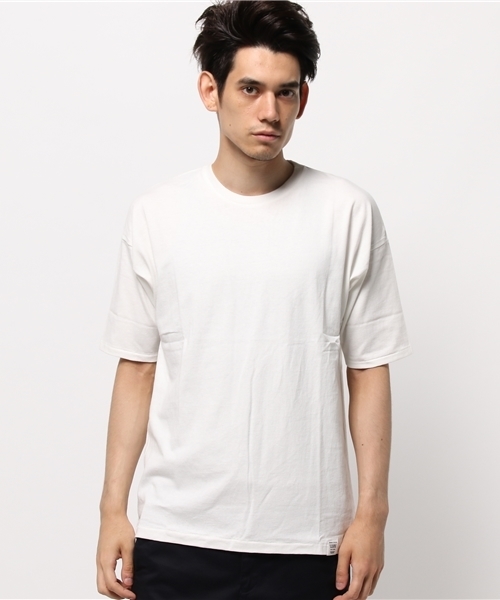 AZUL by moussy（アズールバイマウジー）の「ドロップショルダークルーネック5分袖T（Tシャツ/カットソー・メンズ・ブラック/ホワイト・SMALL/LARGE/MEDIUM/XX-LARGE/X-SMALL/X-LARGE）」の3枚目の写真