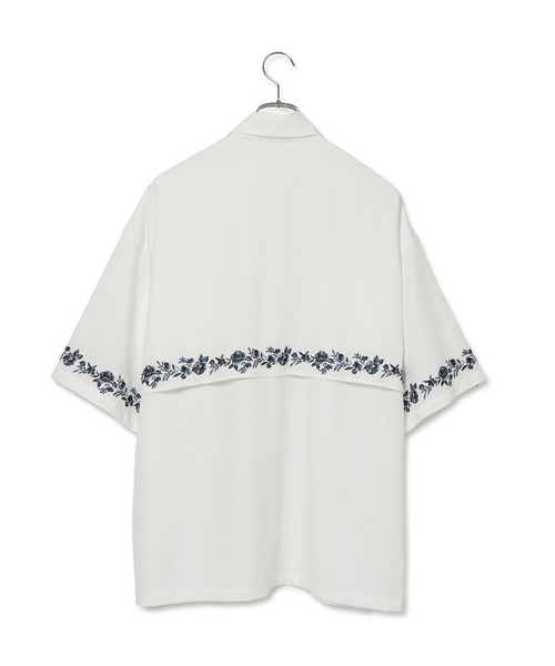 JUNRED(ジュンレッド)の「ヨークフラワーエンブロイダリーS/Sシャツ(シャツ/ブラウス・メンズ・ホワイト/ブラック・L/M/S)」の6枚目の写真