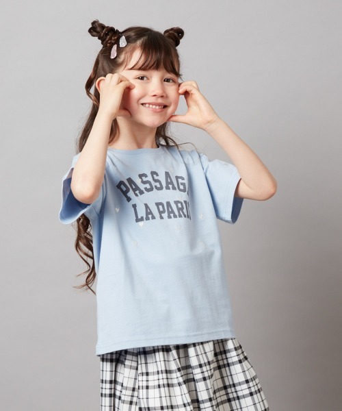 a.v.v（アーヴェヴェ）の「【接触冷感/ジメジメ対策/毛玉になりにくい/安心の綿100％/イージーケア】[140-150]ハート刺繍＆ロゴプリントゆるTシャツ（Tシャツ/カットソー・キッズ・ホワイト/チャコールグレー/ダークインディゴブルー・140/150）」の14枚目の写真