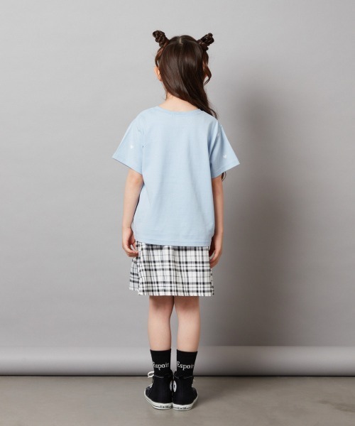 a.v.v（アーヴェヴェ）の「【接触冷感/ジメジメ対策/毛玉になりにくい/安心の綿100％/イージーケア】[140-150]ハート刺繍＆ロゴプリントゆるTシャツ（Tシャツ/カットソー・キッズ・ホワイト/チャコールグレー/ダークインディゴブルー・140/150）」の5枚目の写真