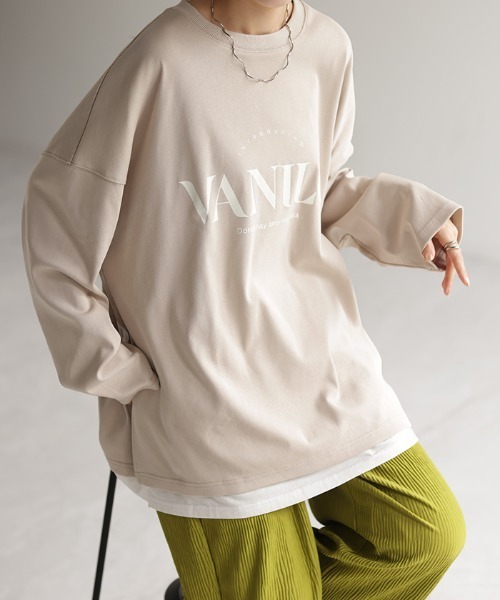 HUG.U(ハグユー)の「【選べる!半袖冷感 / 長袖】ロゴT「オーバーサイズ」(Tシャツ/カットソー・レディース・ベージュ/ネイビー/グレー系その他2/ホワイト/ライトグレー/レッド/ピンク/ライトカーキ/ホワイト系その他/ブラック/グレー系その他/ライトベージュ/ブラック系その他2/ベージュ系その他2/ホワイト系その他2/グレー系その他3/グリーン系その他2・FREE)」の10枚目の写真
