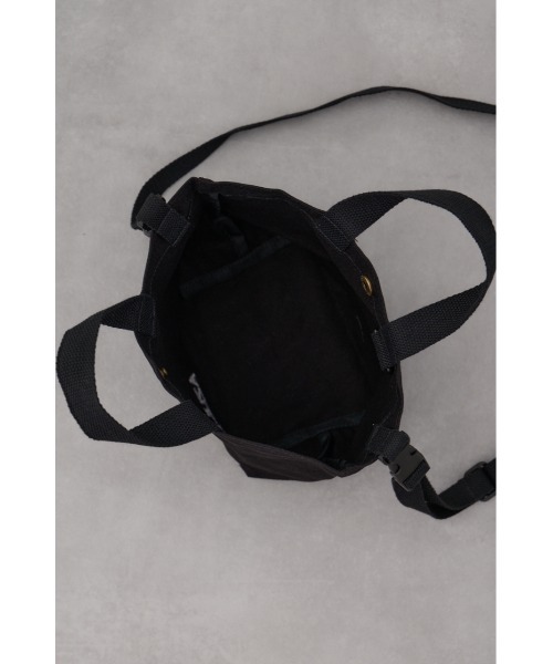 AZUL by moussy（アズールバイマウジー）の「キャンバス2WAYミニバッグ（ハンドバッグ・メンズ・ライトブルー/ブラック/カーキ/チャコールグレー/オフホワイト/マジェンタ・FREE）」の18枚目の写真