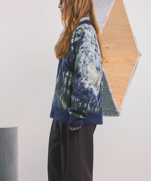 MAISON SPECIAL（メゾンスペシャル）の「《UNISEX》Prime-Over Landscape Painting V-Neck Knit Cardigan/プライムオーバーランドスケープペインティングVネックニットカーディガン 【MAISON SPECIAL/メゾンスペシャル】（カーディガン/ボレロ・メンズ・グレー/ブルー・1/2）」の8枚目の写真