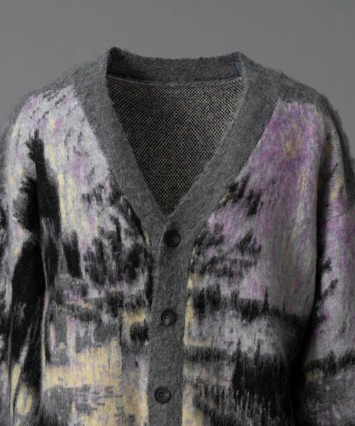 MAISON SPECIAL（メゾンスペシャル）の「《UNISEX》Prime-Over Landscape Painting V-Neck Knit Cardigan/プライムオーバーランドスケープペインティングVネックニットカーディガン 【MAISON SPECIAL/メゾンスペシャル】（カーディガン/ボレロ・メンズ・グレー/ブルー・1/2）」の18枚目の写真
