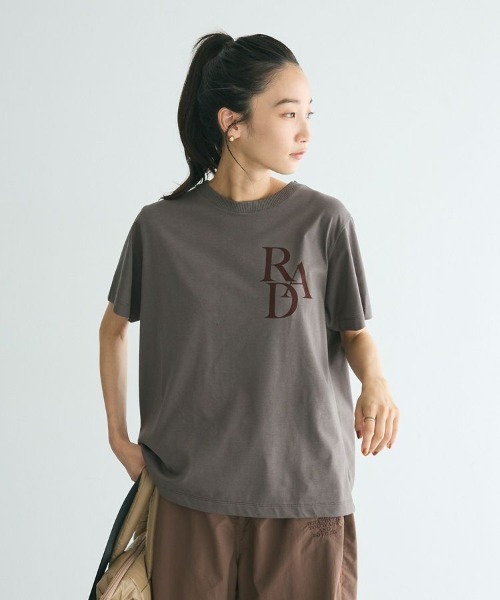 CRAFT STANDARD BOUTIQUE(クラフトスタンダードブティック)の「アソートロゴプリント半袖プルオーバー(Tシャツ/カットソー・レディース・ホワイト/ゴールド/シルバー/チャコールグレー/ブラック・FREE)」の4枚目の写真