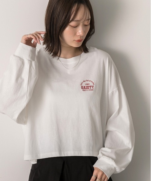 ad thie(アドティエ)の「ロゴ刺繍 ショート丈ロングTシャツ(Tシャツ/カットソー・レディース・ピンク/チャコール/ブラック/オフホワイト・FREE)」の14枚目の写真