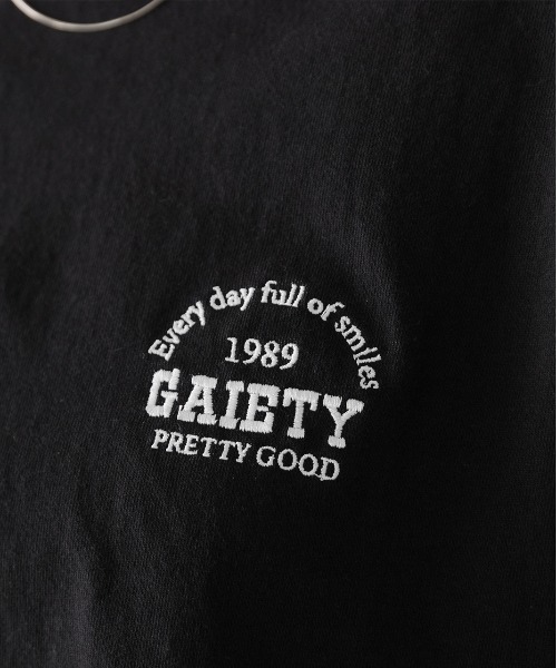 ad thie(アドティエ)の「ロゴ刺繍 ショート丈ロングTシャツ(Tシャツ/カットソー・レディース・ピンク/チャコール/ブラック/オフホワイト・FREE)」の5枚目の写真