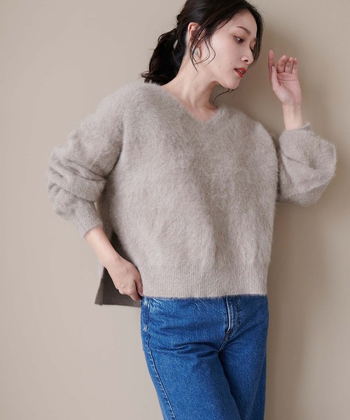 Jines（ジネス）の「フォックスカシミヤ 大人Vネックニット