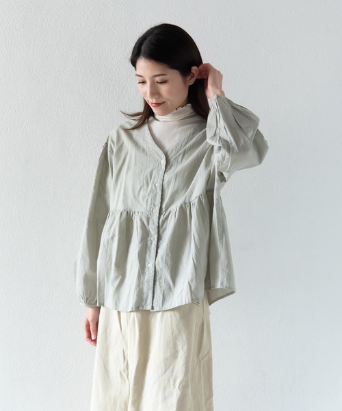 LOSUCA(ロスカ)の「ペプラムギャザーボリュームスリーブブラウス / コットンリネン オールシーズン 大人カジュアル オフィスカジュアル オケージョン ナチュラル フレンチ レトロ シティガール(シャツ/ブラウス・レディース・オレンジ/オフホワイト/グレイッシュベージュ・FREE)」の8枚目の写真