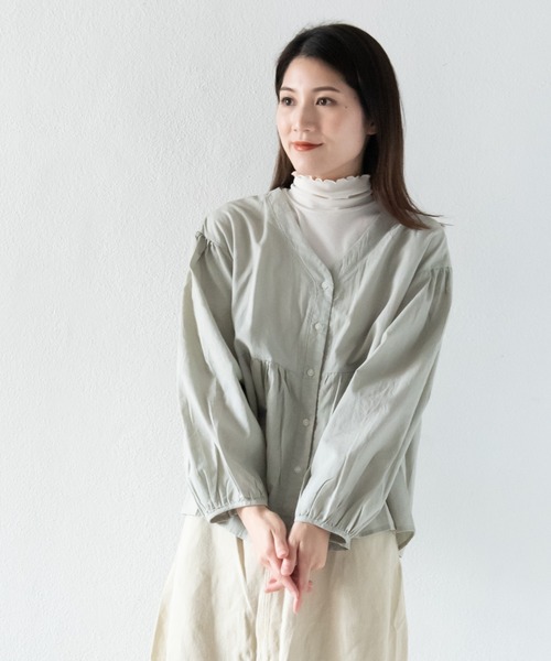 LOSUCA(ロスカ)の「ペプラムギャザーボリュームスリーブブラウス / コットンリネン オールシーズン 大人カジュアル オフィスカジュアル オケージョン ナチュラル フレンチ レトロ シティガール(シャツ/ブラウス・レディース・オレンジ/オフホワイト/グレイッシュベージュ・FREE)」の9枚目の写真