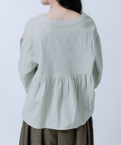 LOSUCA(ロスカ)の「ペプラムギャザーボリュームスリーブブラウス / コットンリネン オールシーズン 大人カジュアル オフィスカジュアル オケージョン ナチュラル フレンチ レトロ シティガール(シャツ/ブラウス・レディース・オレンジ/オフホワイト/グレイッシュベージュ・FREE)」の19枚目の写真