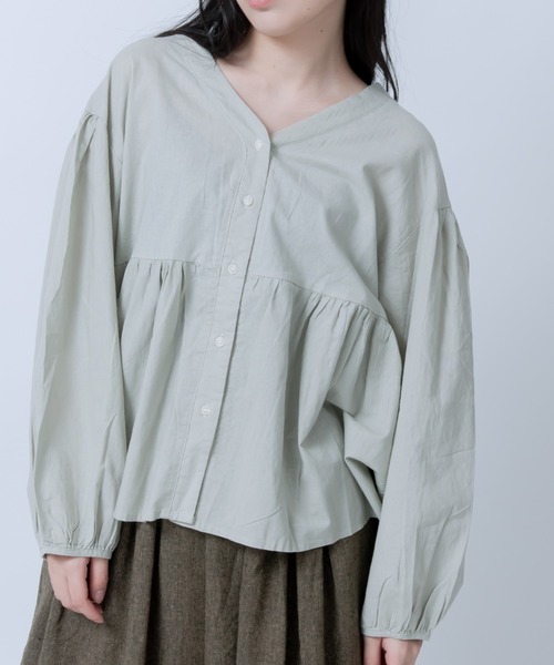 LOSUCA(ロスカ)の「ペプラムギャザーボリュームスリーブブラウス / コットンリネン オールシーズン 大人カジュアル オフィスカジュアル オケージョン ナチュラル フレンチ レトロ シティガール(シャツ/ブラウス・レディース・オレンジ/オフホワイト/グレイッシュベージュ・FREE)」の17枚目の写真