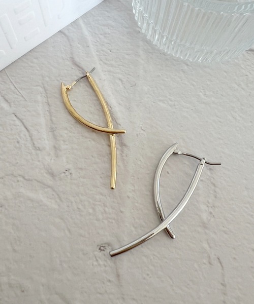 ciite'(シーテ)の「2ラインピアス (両耳用)(ピアス(両耳用)・レディース・シルバー/ゴールド・FREE)」の4枚目の写真