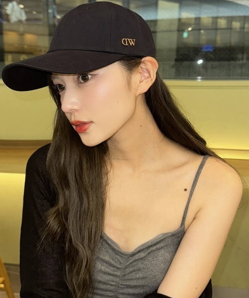 Daniel Wellington(ダニエルウェリントン)の「ダニエルウェリントン スタッズロゴ ベースボールキャップ(キャップ・レディース・ベージュ/ブラック/ブラウン系その他/カーキ/ピンク/ネイビー・FREE)」の13枚目の写真