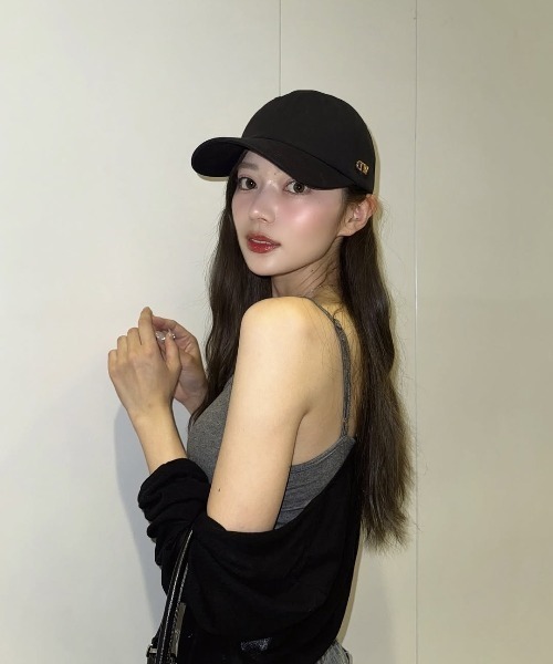 Daniel Wellington(ダニエルウェリントン)の「ダニエルウェリントン スタッズロゴ ベースボールキャップ(キャップ・レディース・ベージュ/ブラック/ブラウン系その他/カーキ/ピンク/ネイビー・FREE)」の16枚目の写真