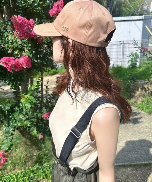 Daniel Wellington(ダニエルウェリントン)の「ダニエルウェリントン スタッズロゴ ベースボールキャップ(キャップ・レディース・ベージュ/ブラック/ブラウン系その他/カーキ/ピンク/ネイビー・FREE)」の19枚目の写真