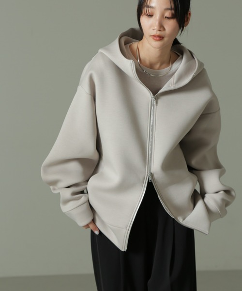 NANO universe（ナノユニバース）の「【WEB限定】テックダンボールダブルジップBIGパーカ男女兼用（パーカー・レディース・ブラック/ライトベージュ/オフホワイト/グレー・MEDIUM/LARGE）」の3枚目の写真
