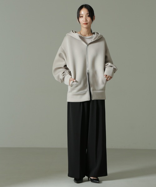 NANO universe（ナノユニバース）の「【WEB限定】テックダンボールダブルジップBIGパーカ男女兼用（パーカー・レディース・ブラック/ライトベージュ/オフホワイト/グレー・MEDIUM/LARGE）」の8枚目の写真