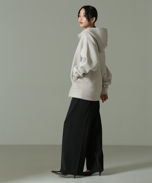 NANO universe（ナノユニバース）の「【WEB限定】テックダンボールダブルジップBIGパーカ男女兼用（パーカー・レディース・ブラック/ライトベージュ/オフホワイト/グレー・MEDIUM/LARGE）」の9枚目の写真