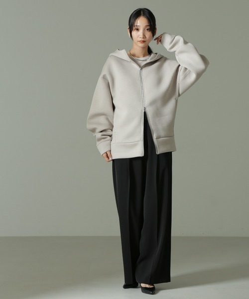 NANO universe（ナノユニバース）の「【WEB限定】テックダンボールダブルジップBIGパーカ男女兼用（パーカー・レディース・ブラック/ライトベージュ/オフホワイト/グレー・MEDIUM/LARGE）」の11枚目の写真