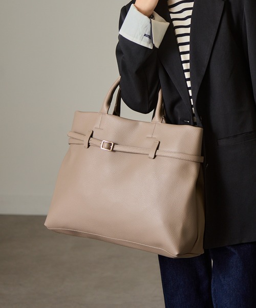 MAISON BREEZE(メゾンブリーズ)の「【MAISON BREEZE】シボレザー ベルト付きワイドトート ビジネスバッグ A4サイズ PC収納可能(トートバッグ・レディース・ブラック/グレイッシュベージュ/ダークブラウン・FREE)」の18枚目の写真
