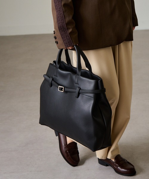 MAISON BREEZE(メゾンブリーズ)の「【MAISON BREEZE】シボレザー ベルト付きワイドトート ビジネスバッグ A4サイズ PC収納可能(トートバッグ・レディース・ブラック/グレイッシュベージュ/ダークブラウン・FREE)」の19枚目の写真