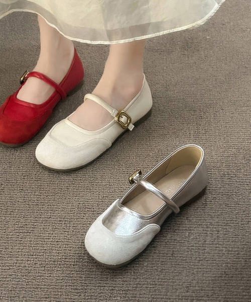 Lace Ladies(レースレディース)の「メタリック バックル付き ストラップ フラット パンプス(パンプス・レディース・シルバー/アイボリー・22.5cm/23cm/23.5cm/24cm/24.5cm/25cm)」の10枚目の写真