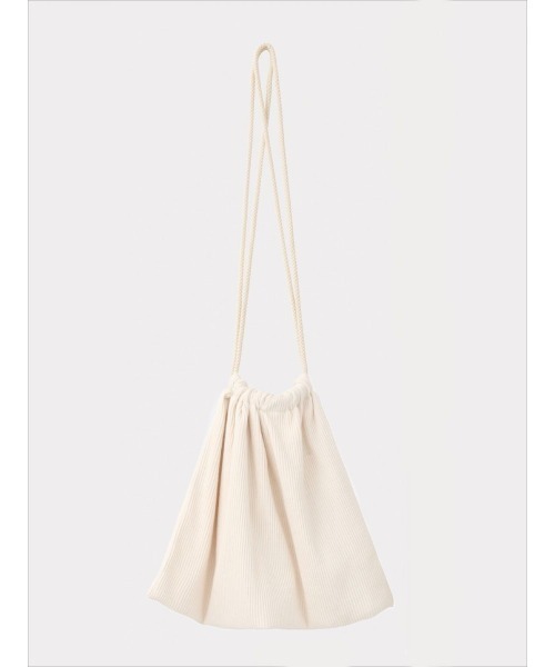 KEnTe（ケンテ）の「Ribbed Drawstring bag（ショルダーバッグ・レディース・アイボリー/ブラック/グリーン系その他/ベージュ/ダークブラウン・ONE SIZE）」の2枚目の写真